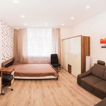 Apartment Ve Smeckach With A Big Terrace Prague Luaran gambar